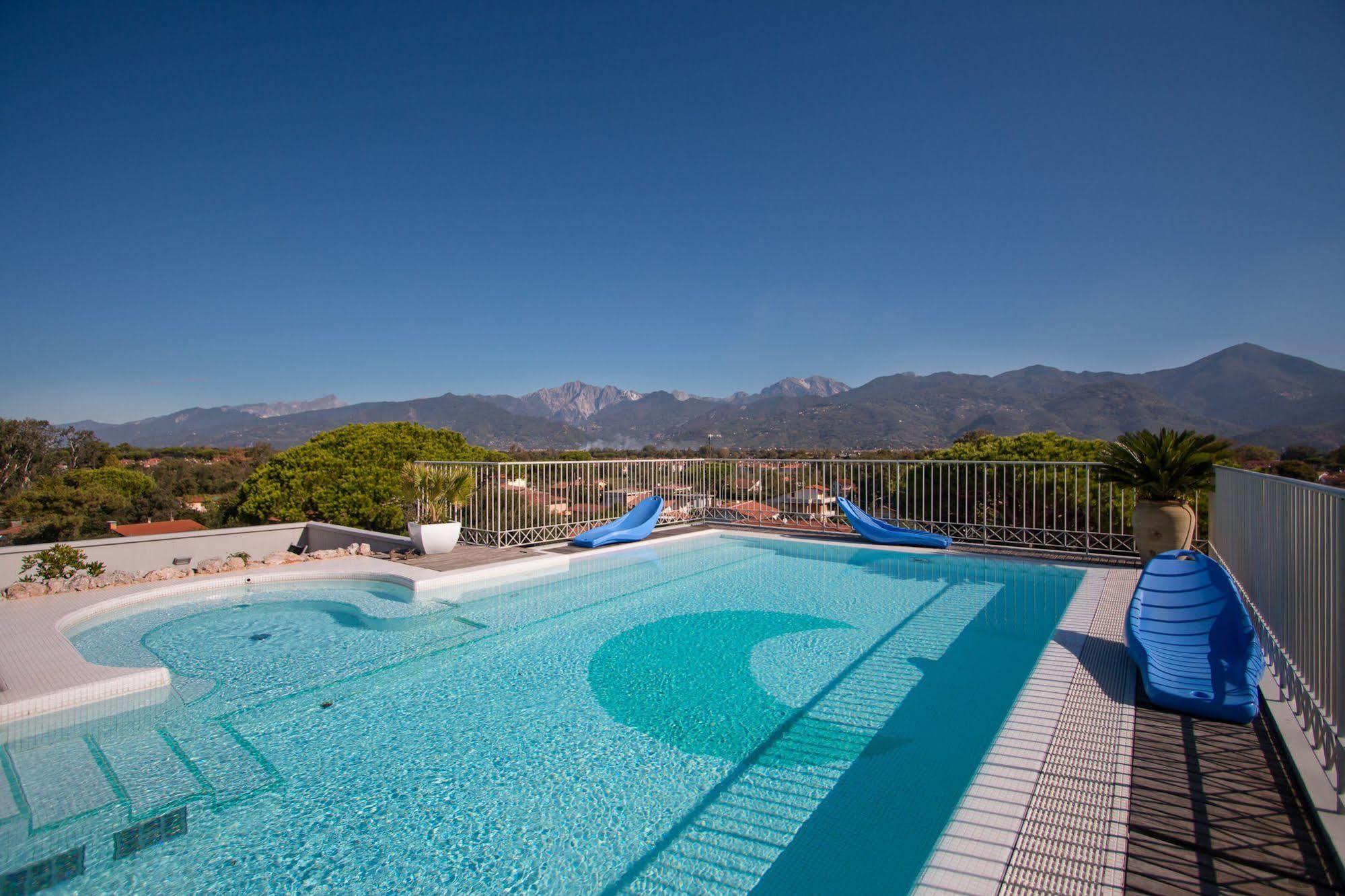Verdeluna Aparthotel Marina di Pietrasanta Exterior foto